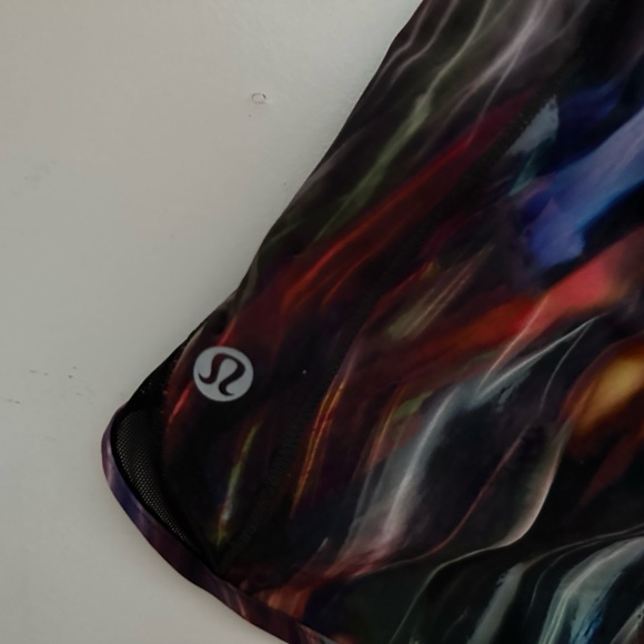 Lululemon Colorful Hotty Hot shorts size 4 4 inch - Picture 3 of 4